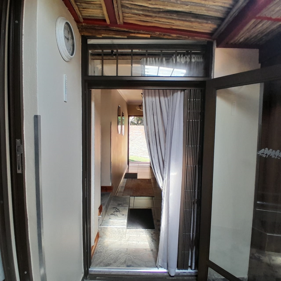 3 Bedroom Property for Sale in Safari Gardens North West